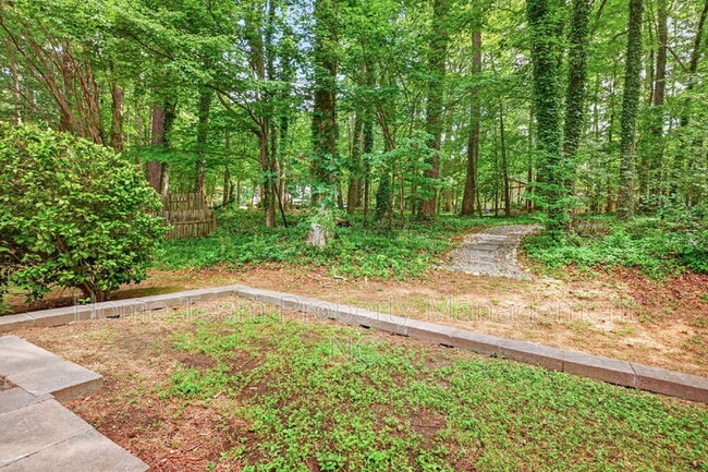 Building Photo - 1526 Dirkson Ct