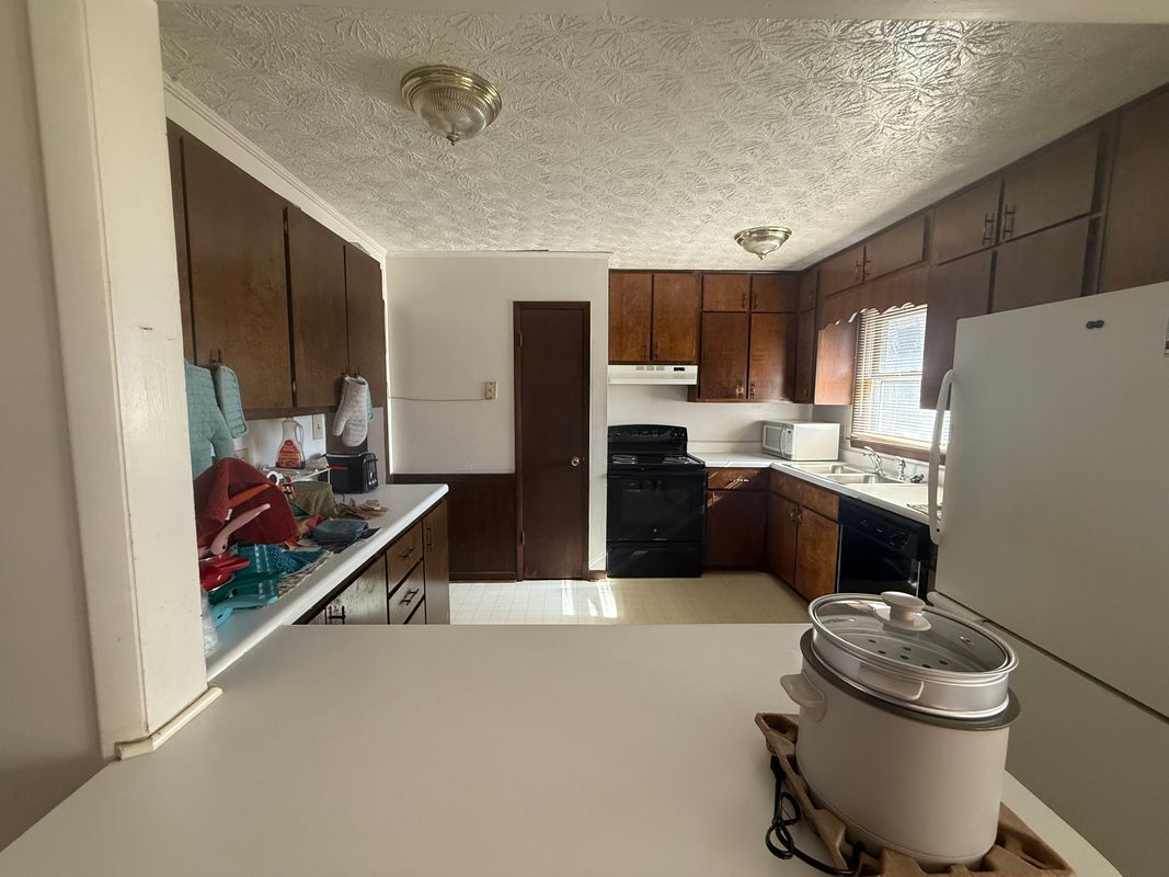 Building Photo - 258 Plantation Rd SW