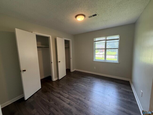 Building Photo - 5020 Ortega Cir NW