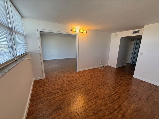Building Photo - 13155 Ixora Ct