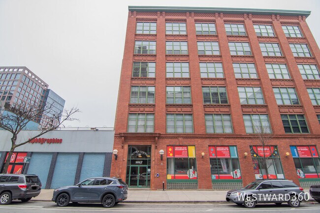 Building Photo - 1017 W Washington Blvd