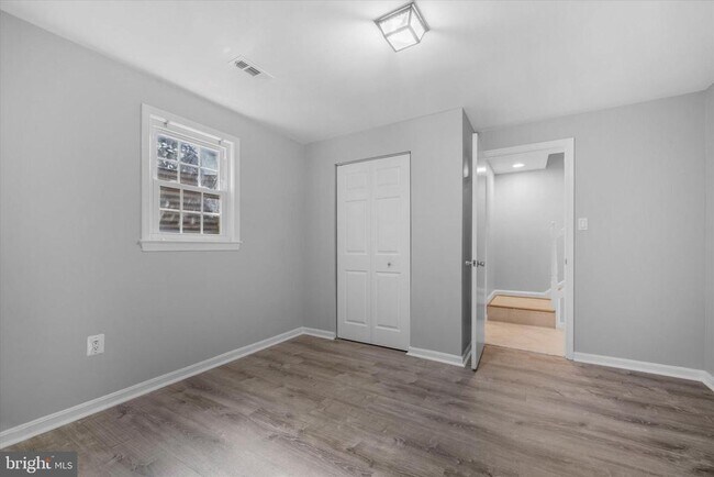 Building Photo - 10276 Arizona Cir
