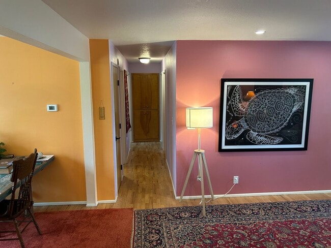 Building Photo - 3 Bedroom single level home w/garage AND free landscaping