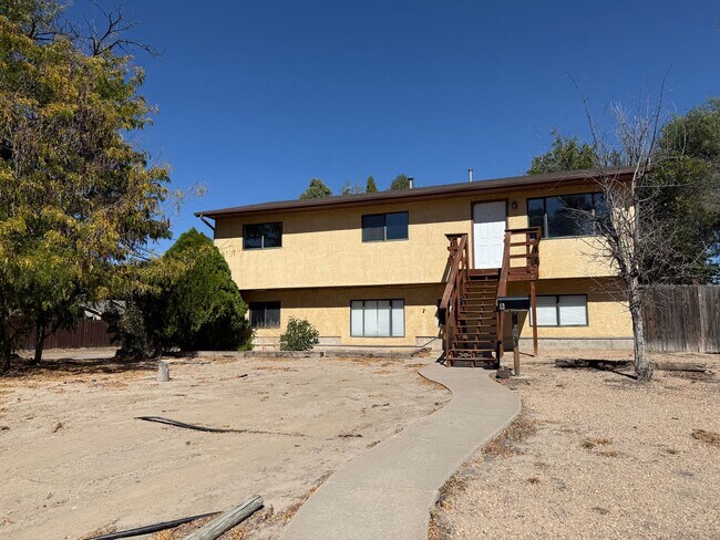 Building Photo - 603 W Routt Ave