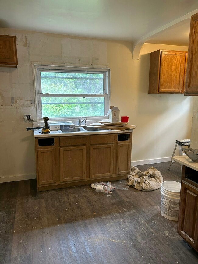 Building Photo - 844 St Agnes Ave