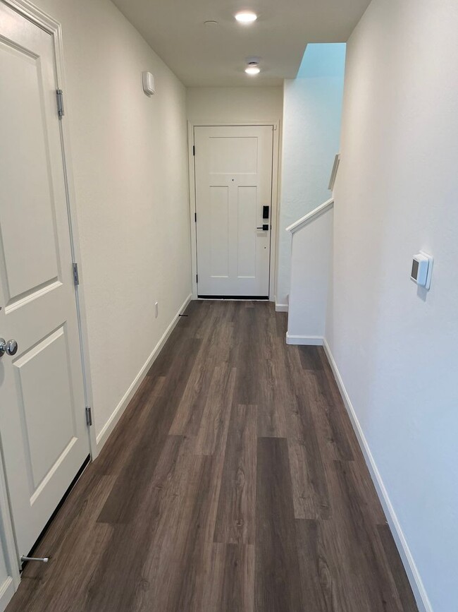 Building Photo - Beautiful New Home – Ready for Immediate M...