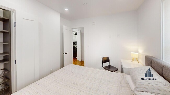 Building Photo - 36 Shepard St