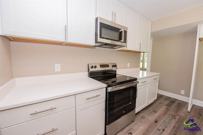 Building Photo - 401 Feagin Mill Rd