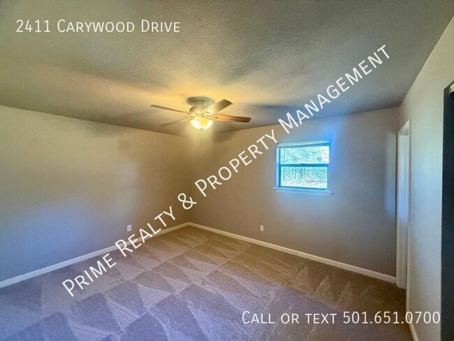 Building Photo - 2411 Carywood Dr