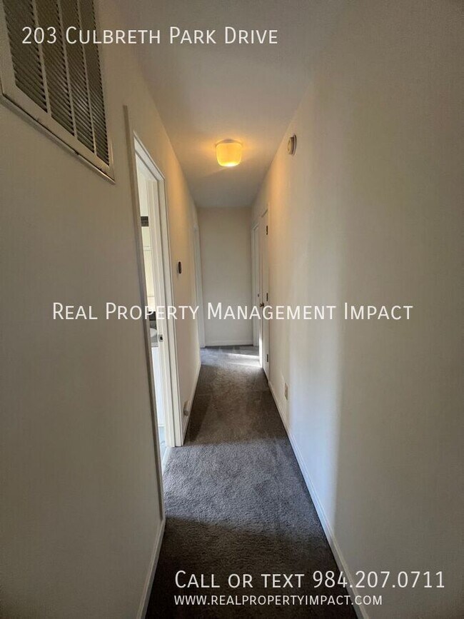 Building Photo - 203 Culbreth Park Dr