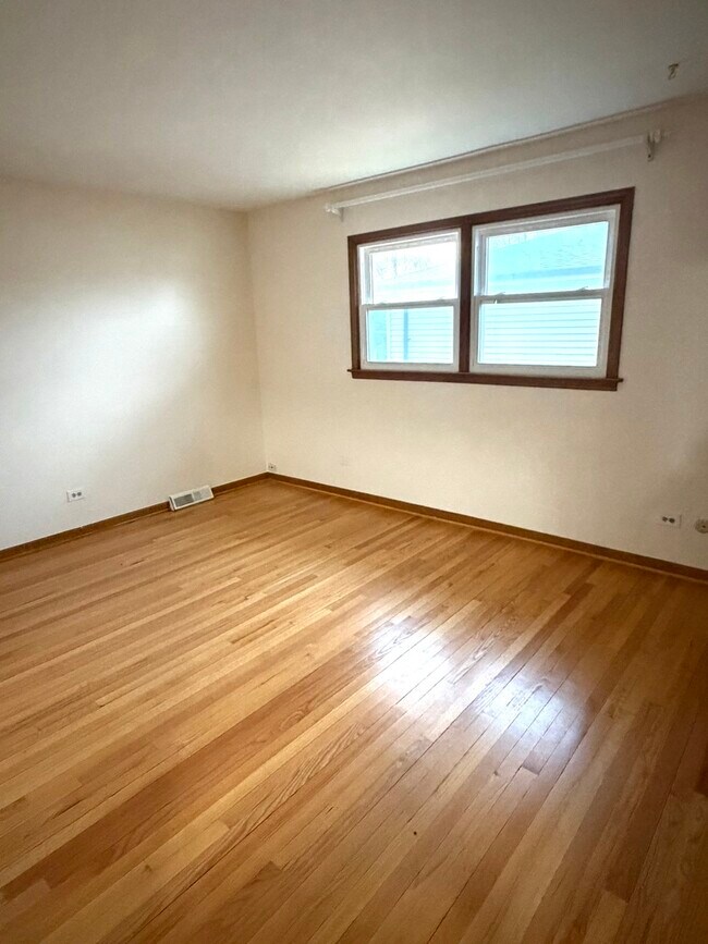 Building Photo - 1814 Holly Ave