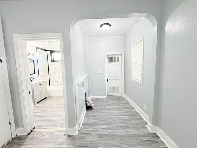 Building Photo - 2924 Elm St