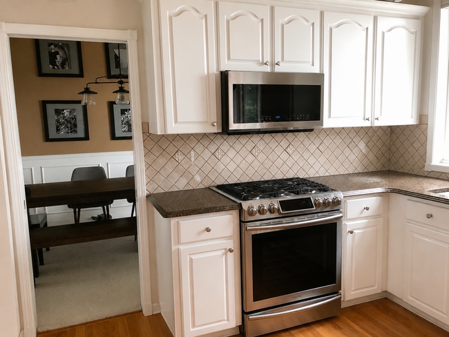 Building Photo - Elegant Bethany Home with Soaring Ceilings, Main-Level Bedroom, Granite Kitchen & Entertainer’s B...