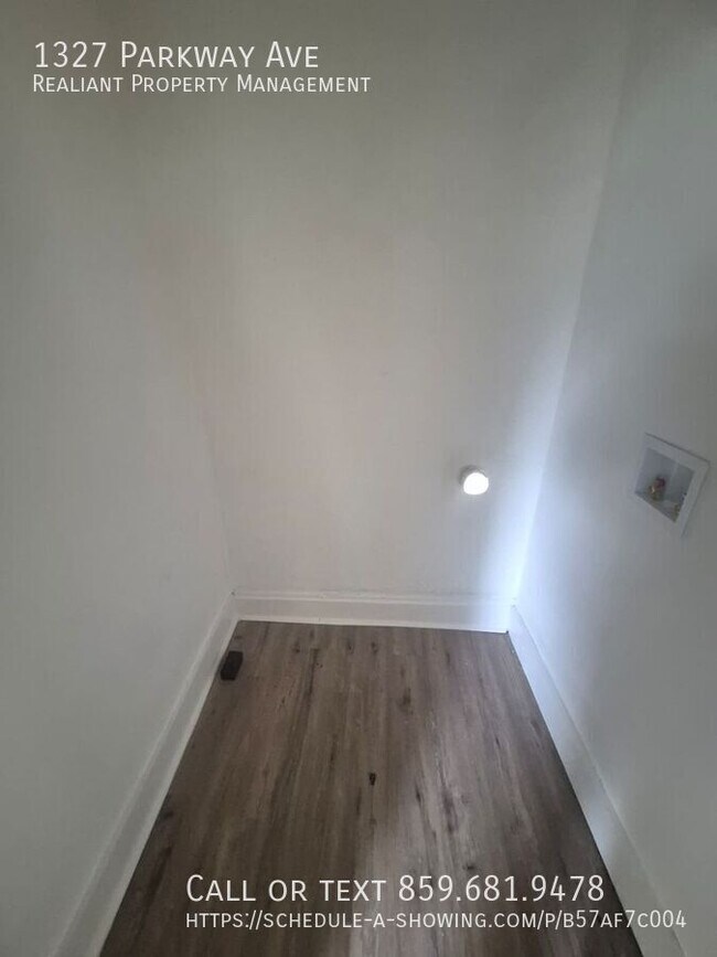 Building Photo - 1327 Parkway Ave