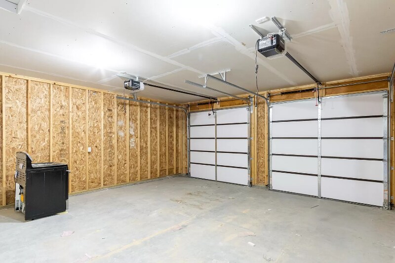 Building Photo - 940 Kings Dr