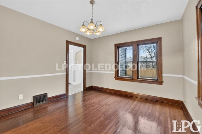 Building Photo - 2041 Loxley Rd