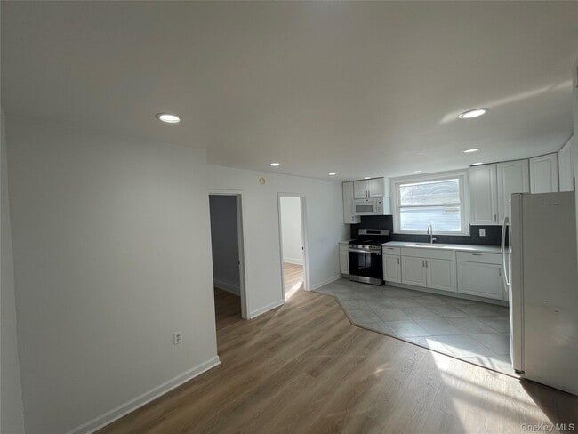 Building Photo - 46 Gordon St