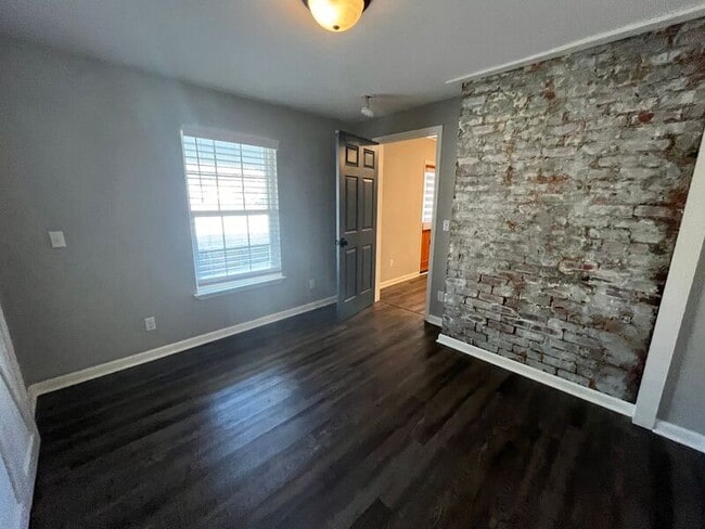 Building Photo - 5501 St Elmo Ave
