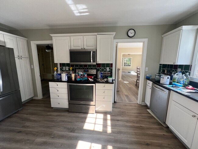 Building Photo - 3 Bedroom Home in Sevierville, Tennessee