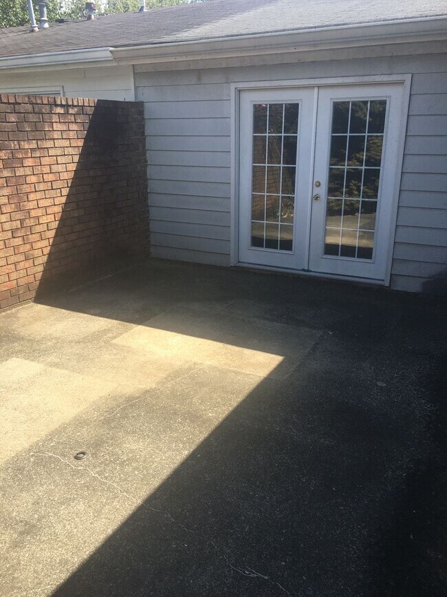 Building Photo - Nice 2/2 Home in West Rome $1095