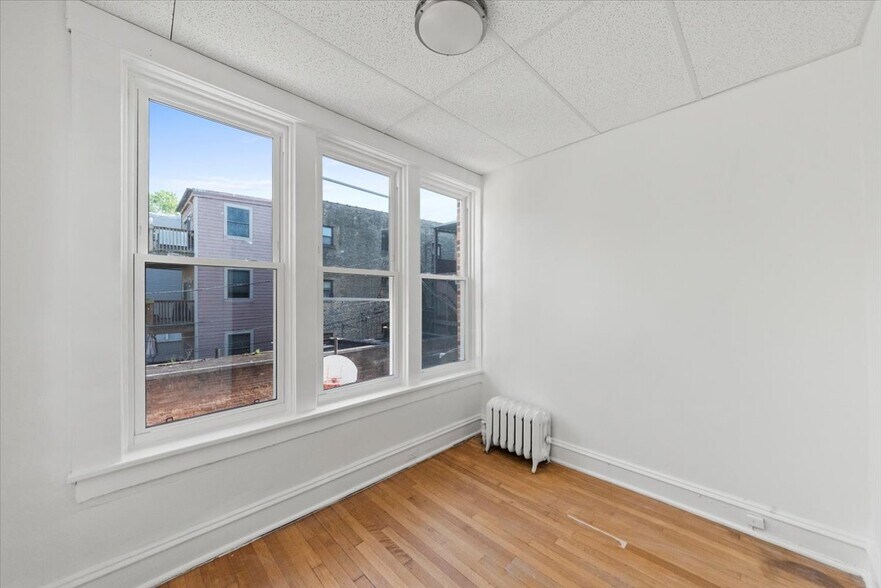 Building Photo - 120 Keeney St