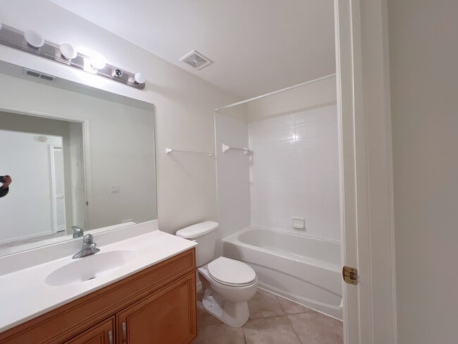Building Photo - 8490 Kingbird Loop