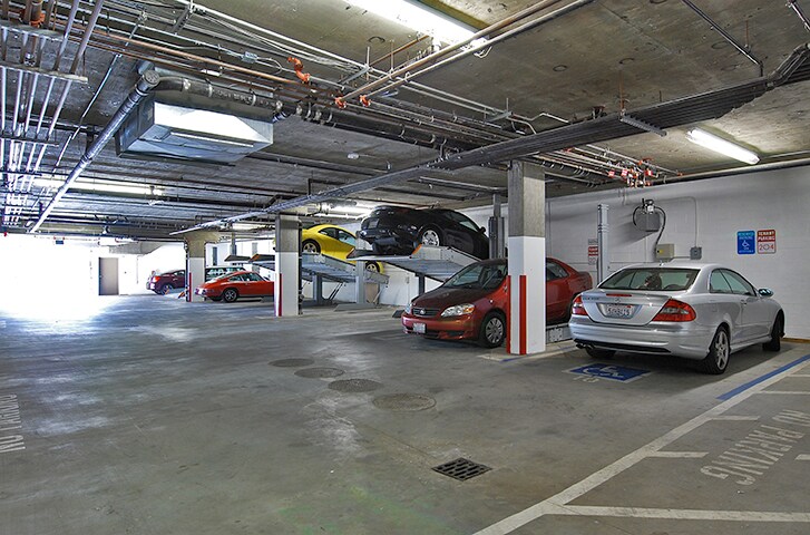 Building Photo - 2216 Main St