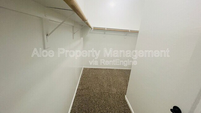 Building Photo - 42455 W Santa Fe St