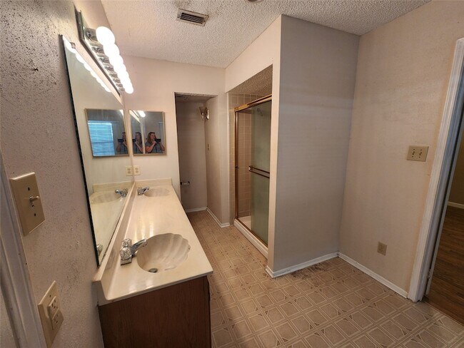 Building Photo - 7009 Christina Ln