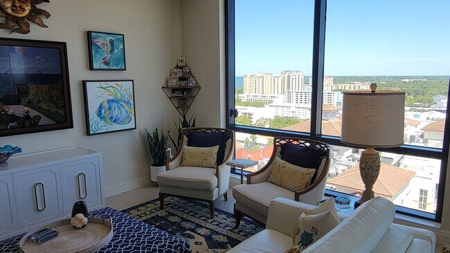 Building Photo - Short term ONLY luxury 2/2 condo in the heart of downtown Sarasota