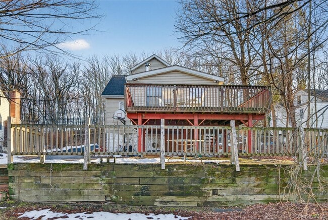 Building Photo - 32 Quaker Hill Rd