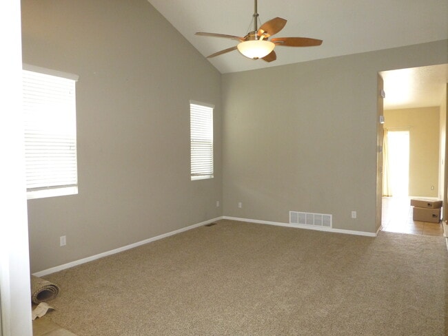 Building Photo - Fantastic 3 bedroom home available in Clar...