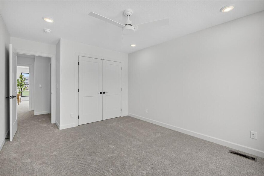 Building Photo - 933 Prime St