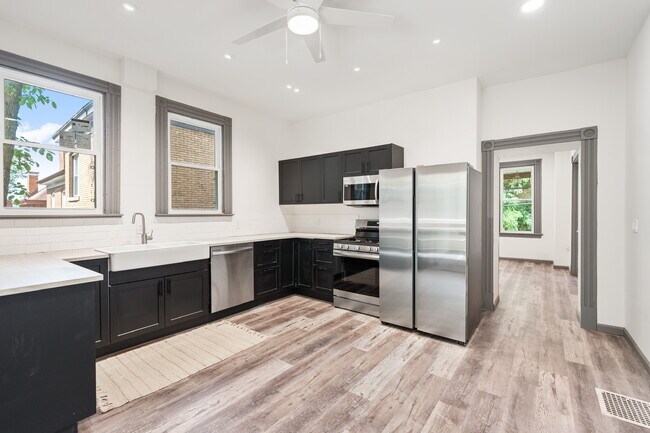 Building Photo - 133 Meade Ave