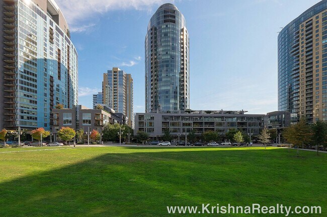 Building Photo - Luxury Downtown Living In The John Ross Building | 1 Bedroom | 1 Bathroom Condo | PDX's SW Water ...