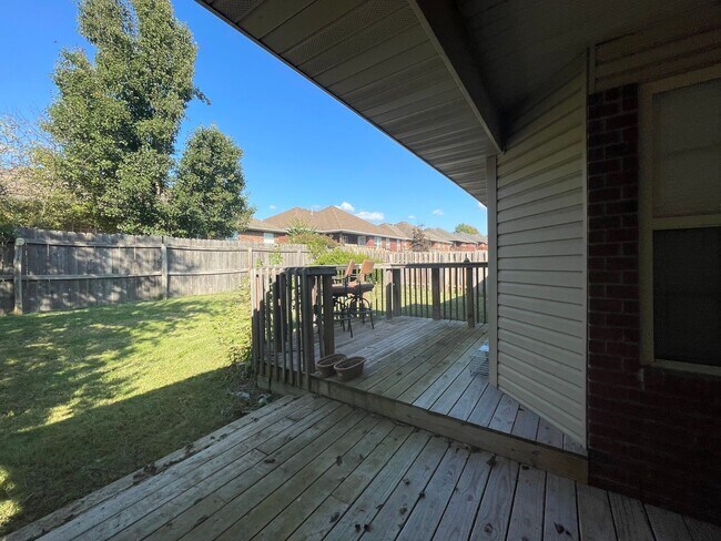 Building Photo - Executive Rental All Brick Home near South...
