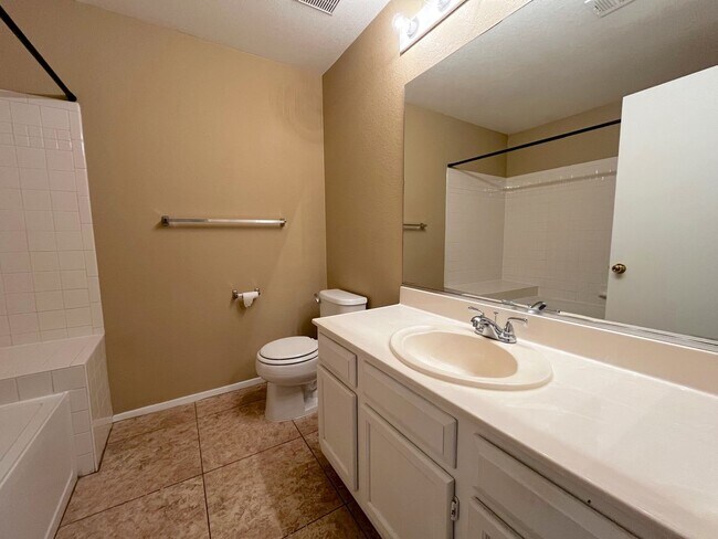 Building Photo - A beautifully Maintained 2-bedroom, 2-bath...