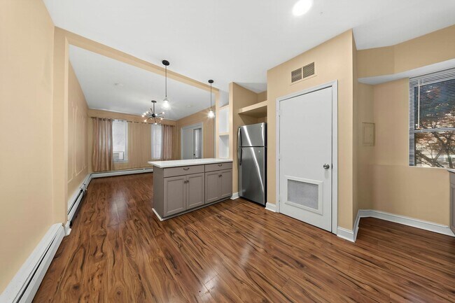 Building Photo - 247 Montgomery St