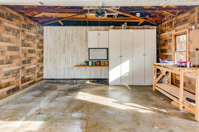Building Photo - Beautifully Remodeled 4 Bed / 2 Bath Home in Prime Inglewood — Detached Garage + Spacious Yard