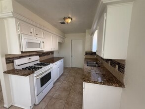 Building Photo - 4223 Steep Rock Dr