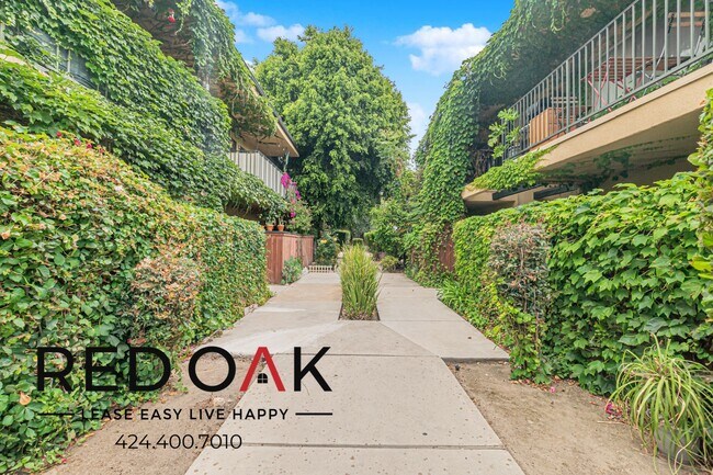 Building Photo - 15101 Magnolia Blvd