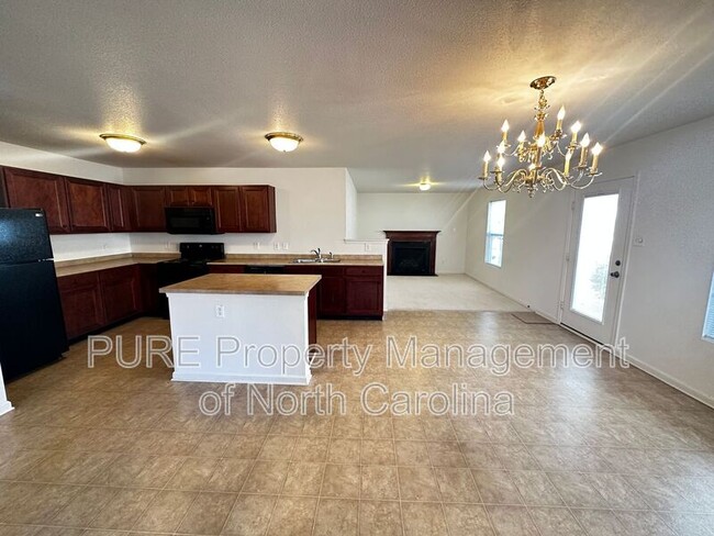Building Photo - 723 Skywatch Ln
