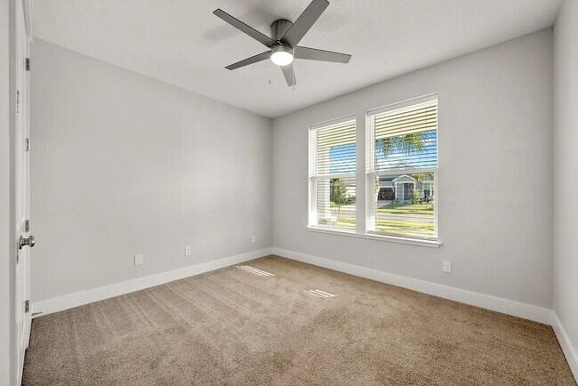 Building Photo - Breakfest Point 3 Bedroom 2 bath