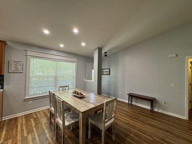 Building Photo - Large Property - No HOA!! - Just outside o...