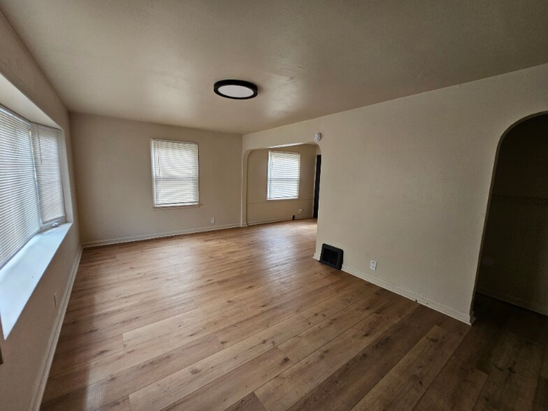 Building Photo - 6207 Fay Dr