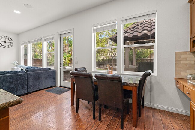 Building Photo - 7116 Torrey Mesa Ct