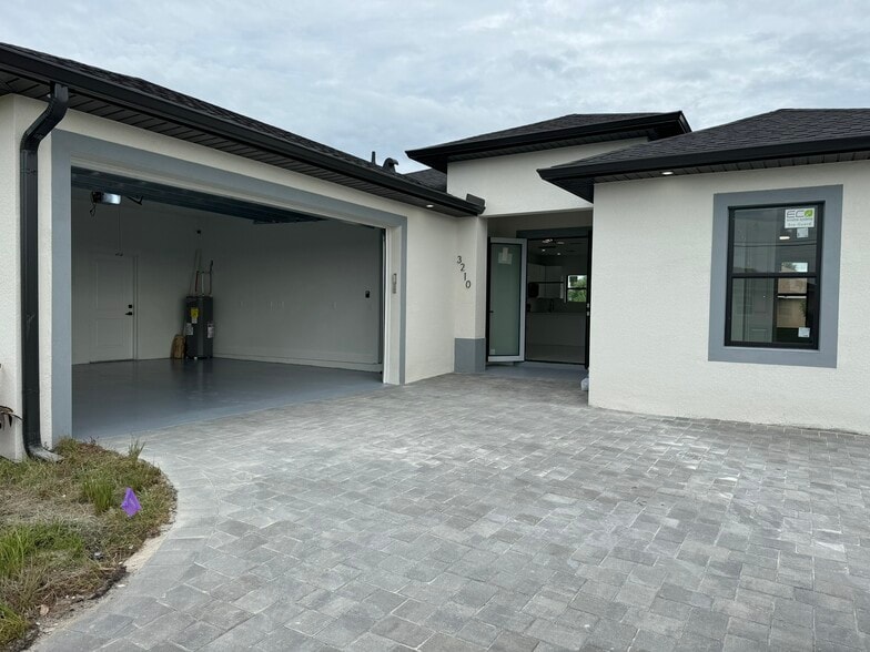 Building Photo - 3609 1st St SW