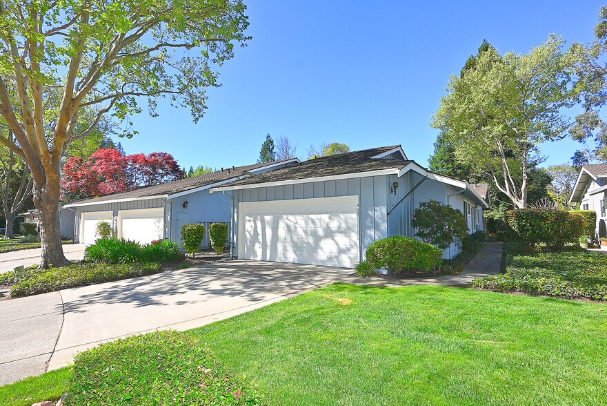 Building Photo - 200 Powhattan Ct