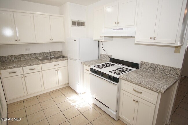 Building Photo - 3803 Tyler Ave