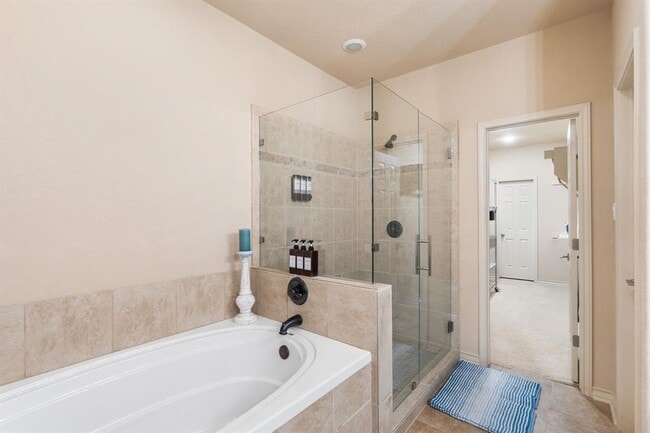 Building Photo - 970 Parkview Dr